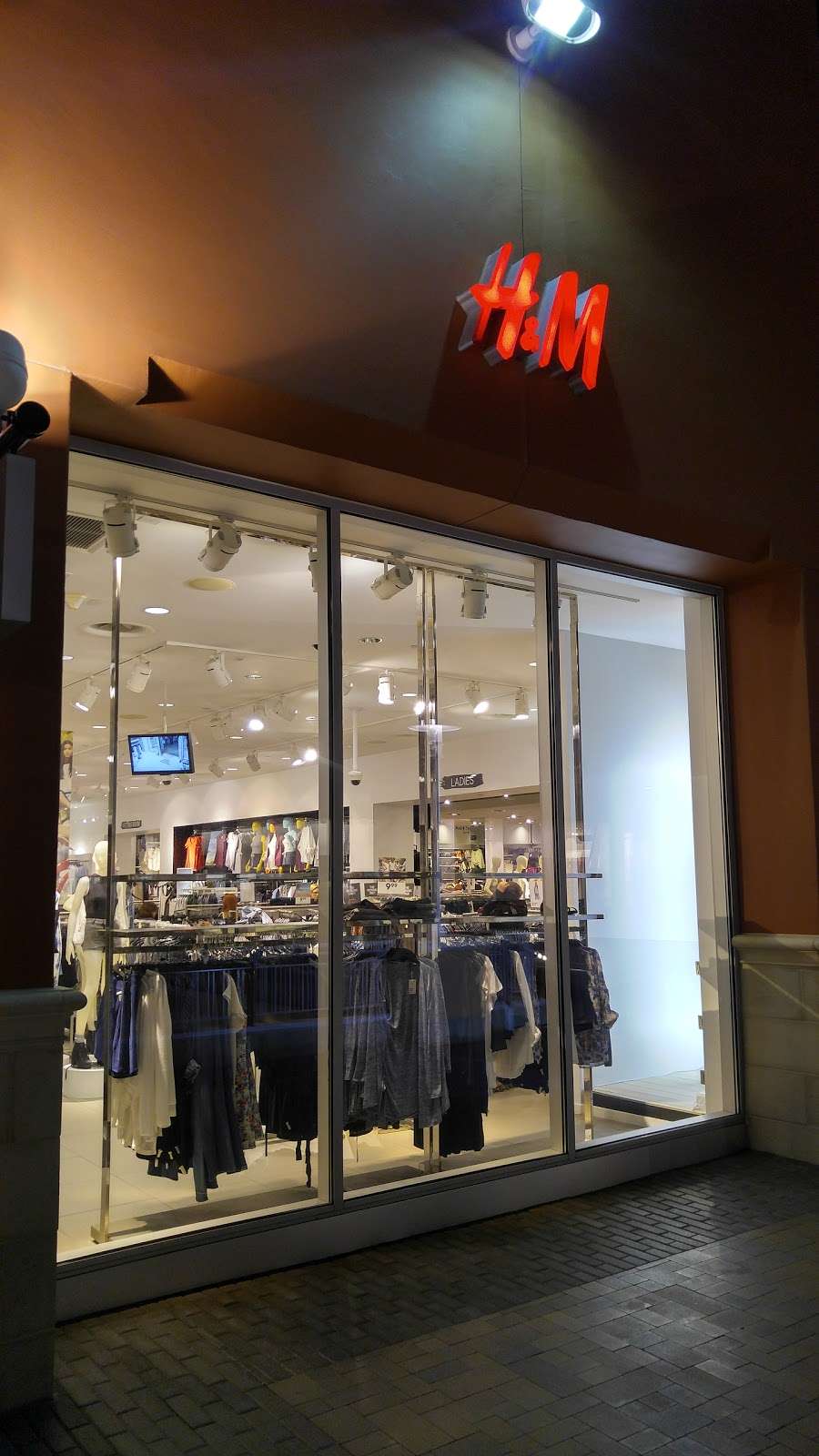 H&M | 7007 Friars Rd, San Diego, CA 92108 | Phone: (855) 466-7467