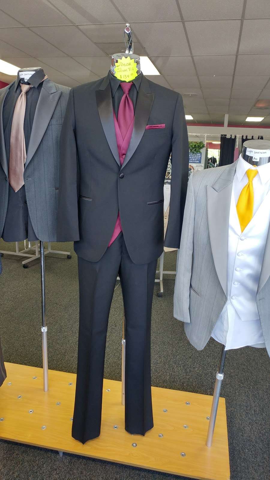 Tux Ego & Bridal Connection | 11954 Hesperia Rd, Hesperia, CA 92345, USA | Phone: (760) 948-9555