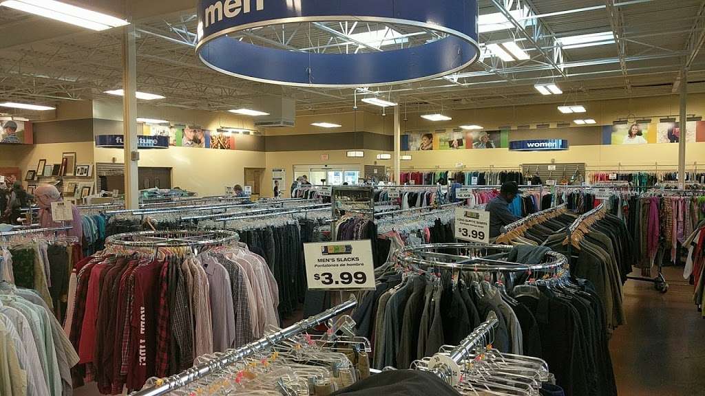 Goodwill - University Pointe | 5808 University Pointe Blvd, Charlotte, NC 28262, USA | Phone: (980) 636-1233