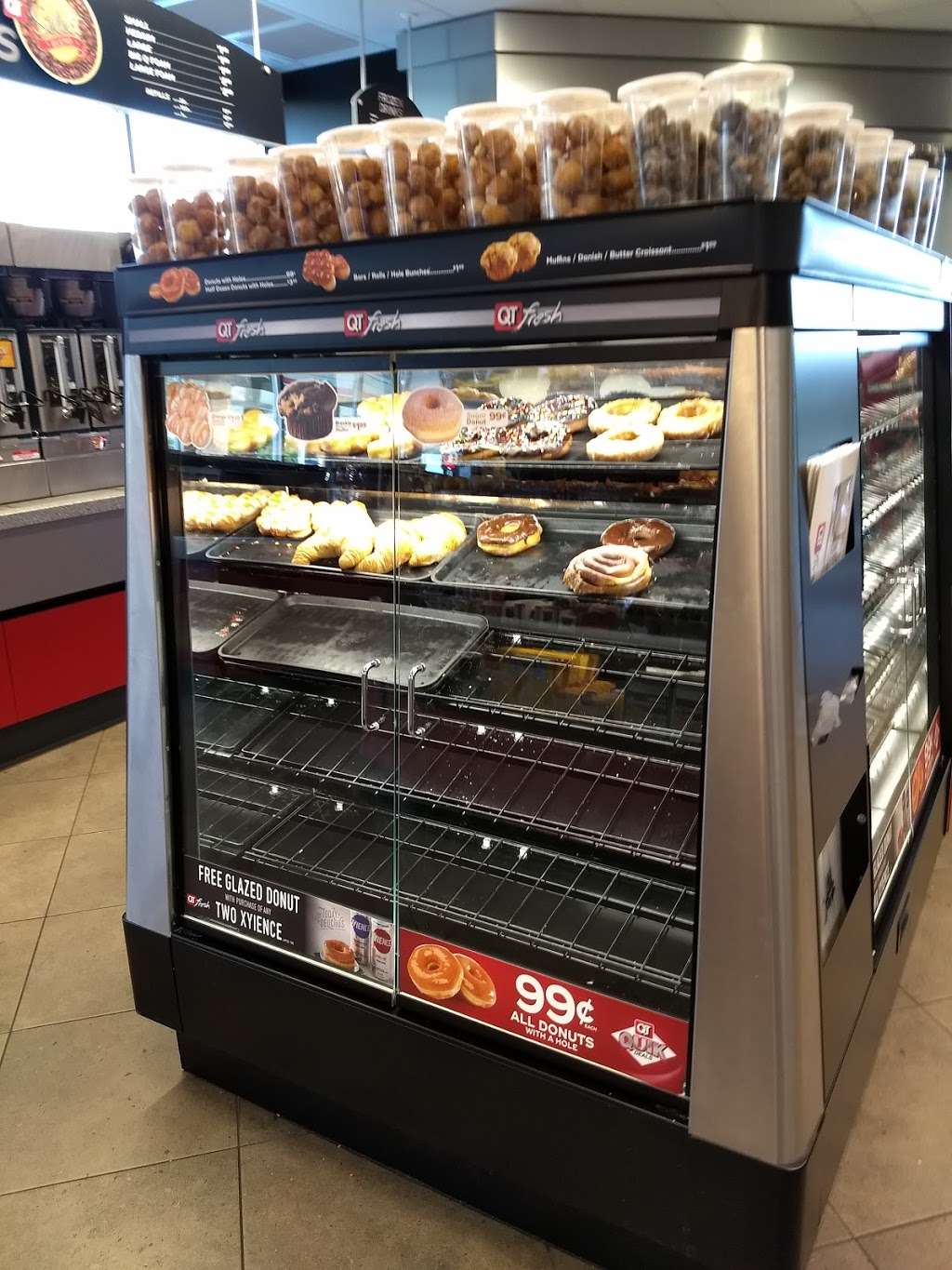 QuikTrip | 9600 N Oak Trafficway, Kansas City, MO 64155, USA