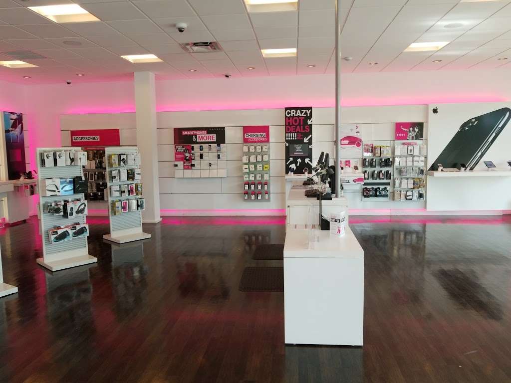 T-Mobile | 1821 S Federal Hwy Unit 202, Delray Beach, FL 33483, USA | Phone: (561) 330-6211