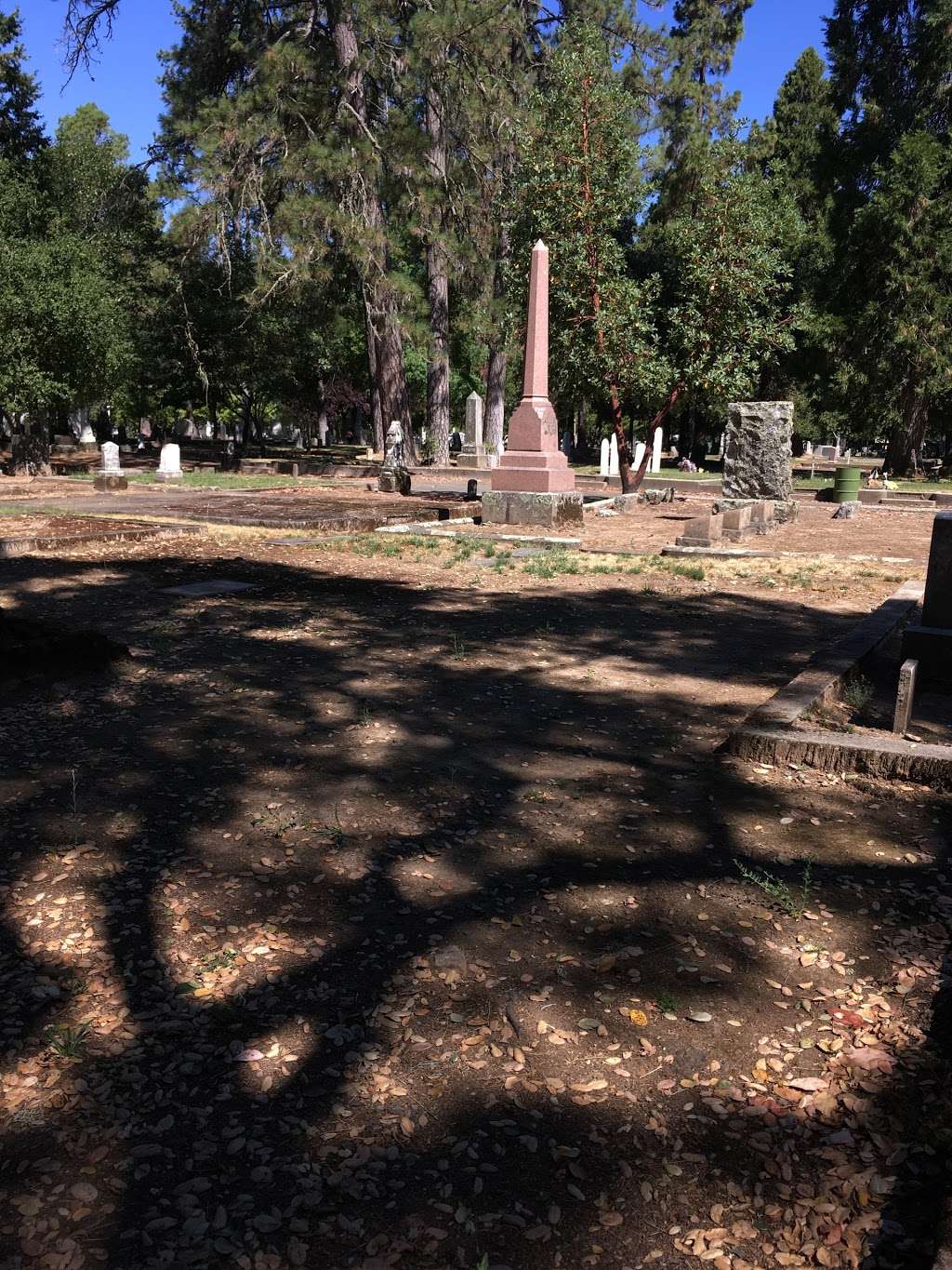 Saint Helena Public Cemetery | 2461 Spring St, St Helena, CA 94574, USA | Phone: (707) 963-3544