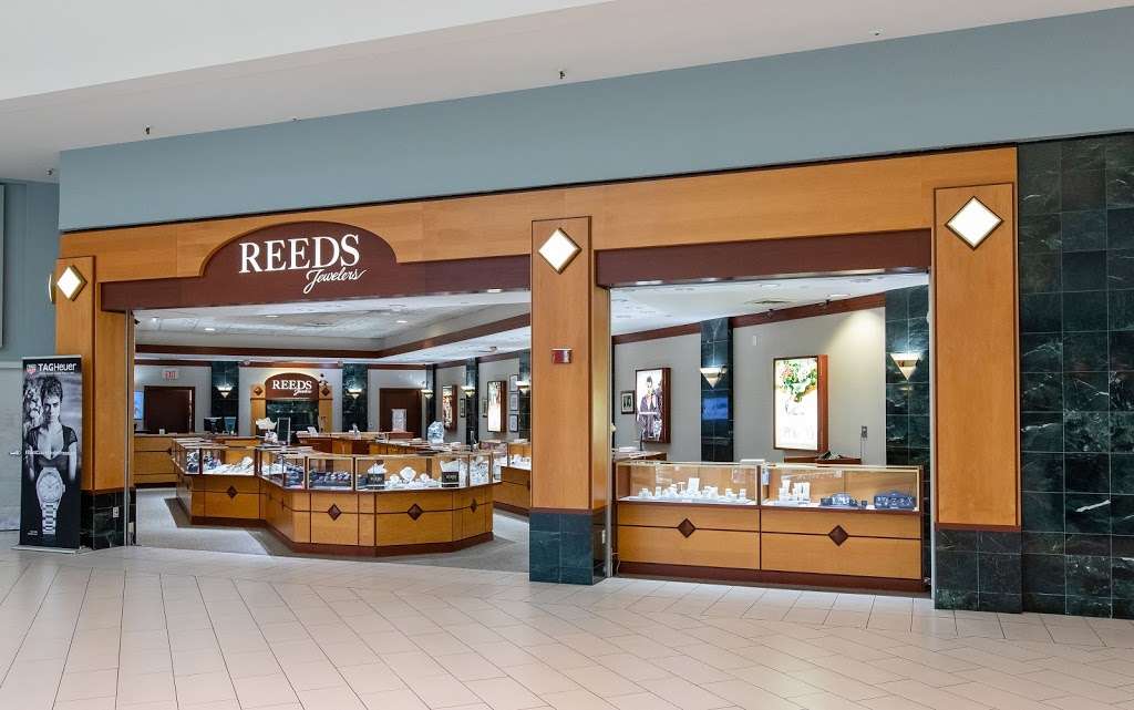 REEDS Jewelers | Volusia Mall, 1700 W International Speedway Blvd #260, Daytona Beach, FL 32114, USA | Phone: (386) 258-0075