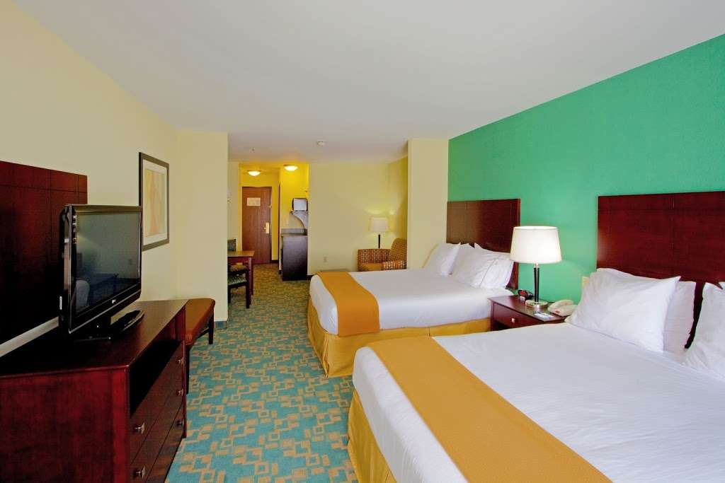 Holiday Inn Express & Suites Thornburg-S. Fredericksburg | 6415 Dan Bell Ln, Thornburg, VA 22565 | Phone: (540) 604-9690