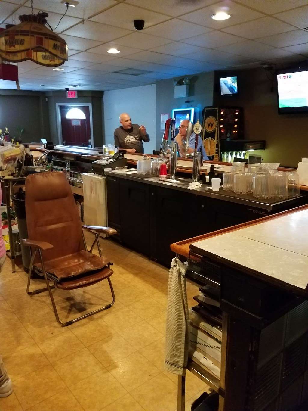 The Office Bar & Grill | 718 N Delaware St, Paulsboro, NJ 08066 | Phone: (856) 423-3855