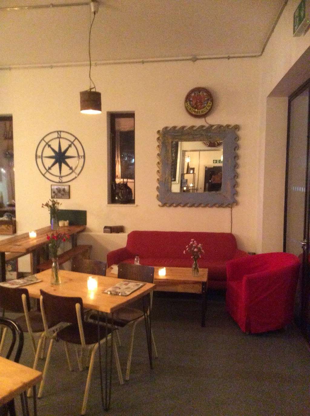 The Boathouse Cafe and Bar | 80 Abbey Rd, Barking IG11 7BT, UK | Phone: 020 8594 7334