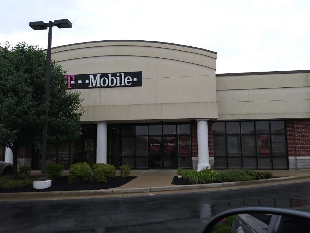 T-Mobile | 2377 E Main St Ste 100, Plainfield, IN 46168, USA | Phone: (317) 838-8248