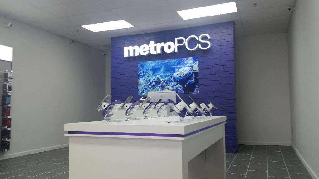 Metro by T-Mobile | 173 N Charles Richard Beall Blvd Ste 101, DeBary, FL 32713 | Phone: (386) 742-7111