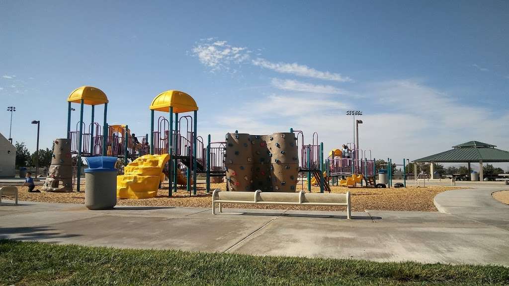 Sunset Ridge Park | 12808 Eucalyptus St, Victorville, CA 92392, USA | Phone: (760) 955-1681