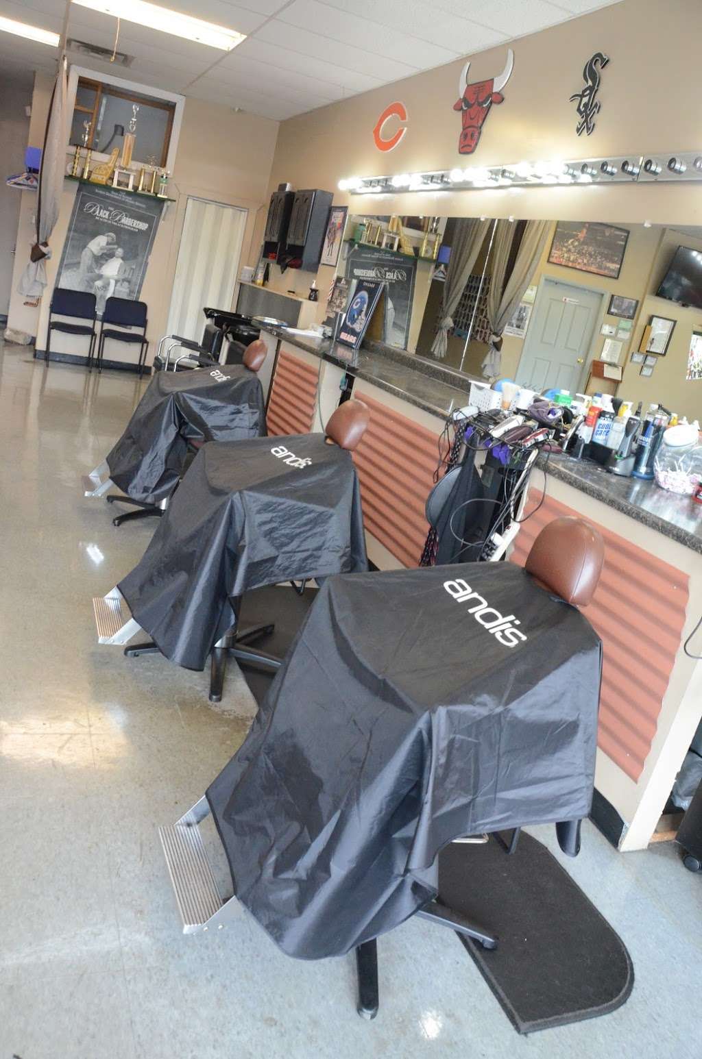 Barber Shop Silk & Classy | 114 e, Sibley Blvd, Dolton, IL 60419, USA | Phone: (312) 973-9033