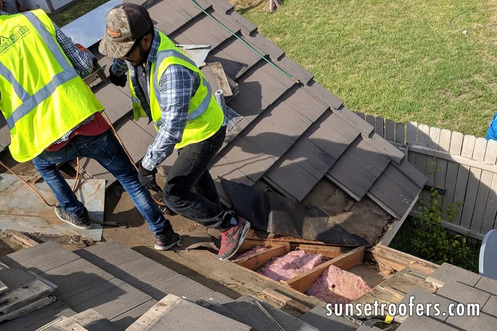 Sunset Roofers | 1701 Jacaman Road Suite RB6-A, Laredo, TX 78041, USA | Phone: (956) 307-6123