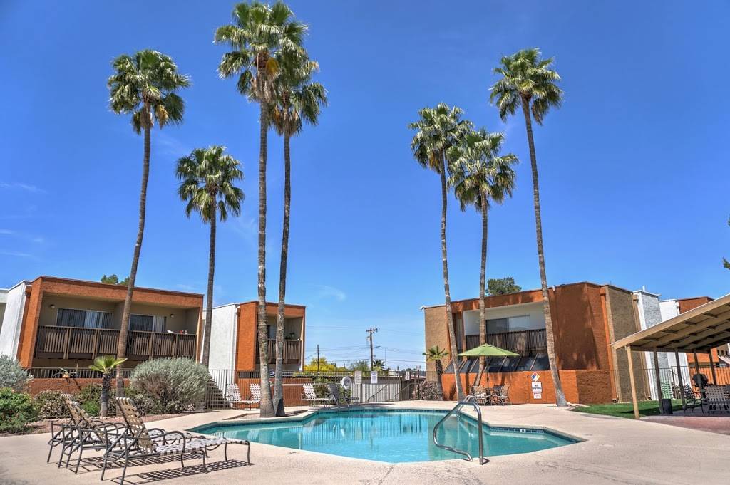 Claremont Villas at Broadway Apartments | 6901 E Broadway Blvd, Tucson, AZ 85710, USA | Phone: (520) 885-3590