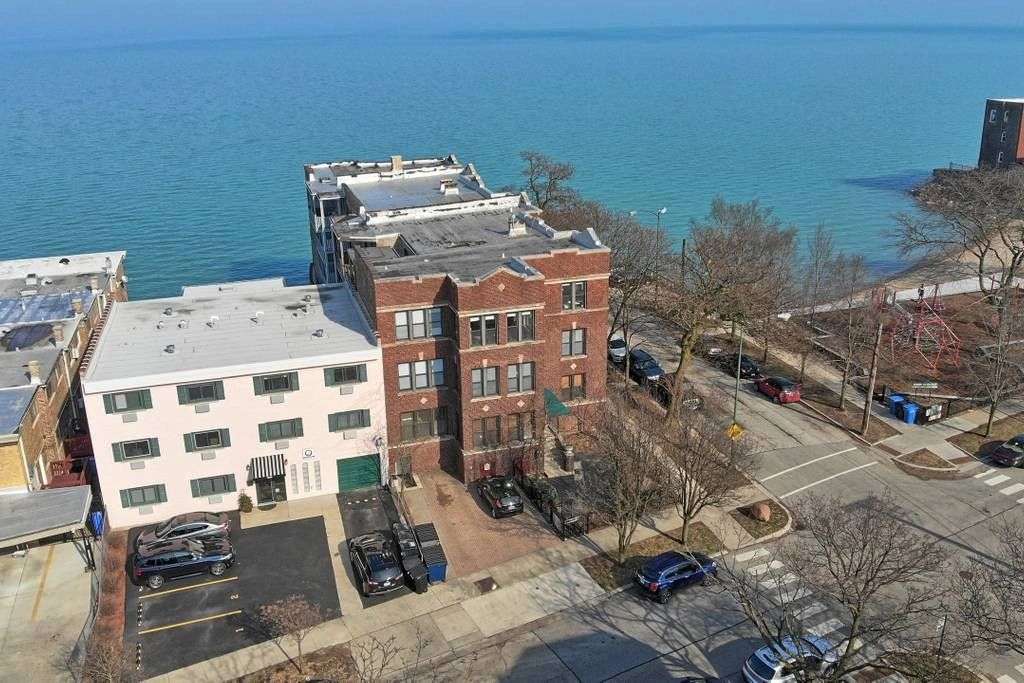 Beach House Chicago | 7609 N Eastlake Terrace, Chicago, IL 60626, USA | Phone: (773) 609-0210