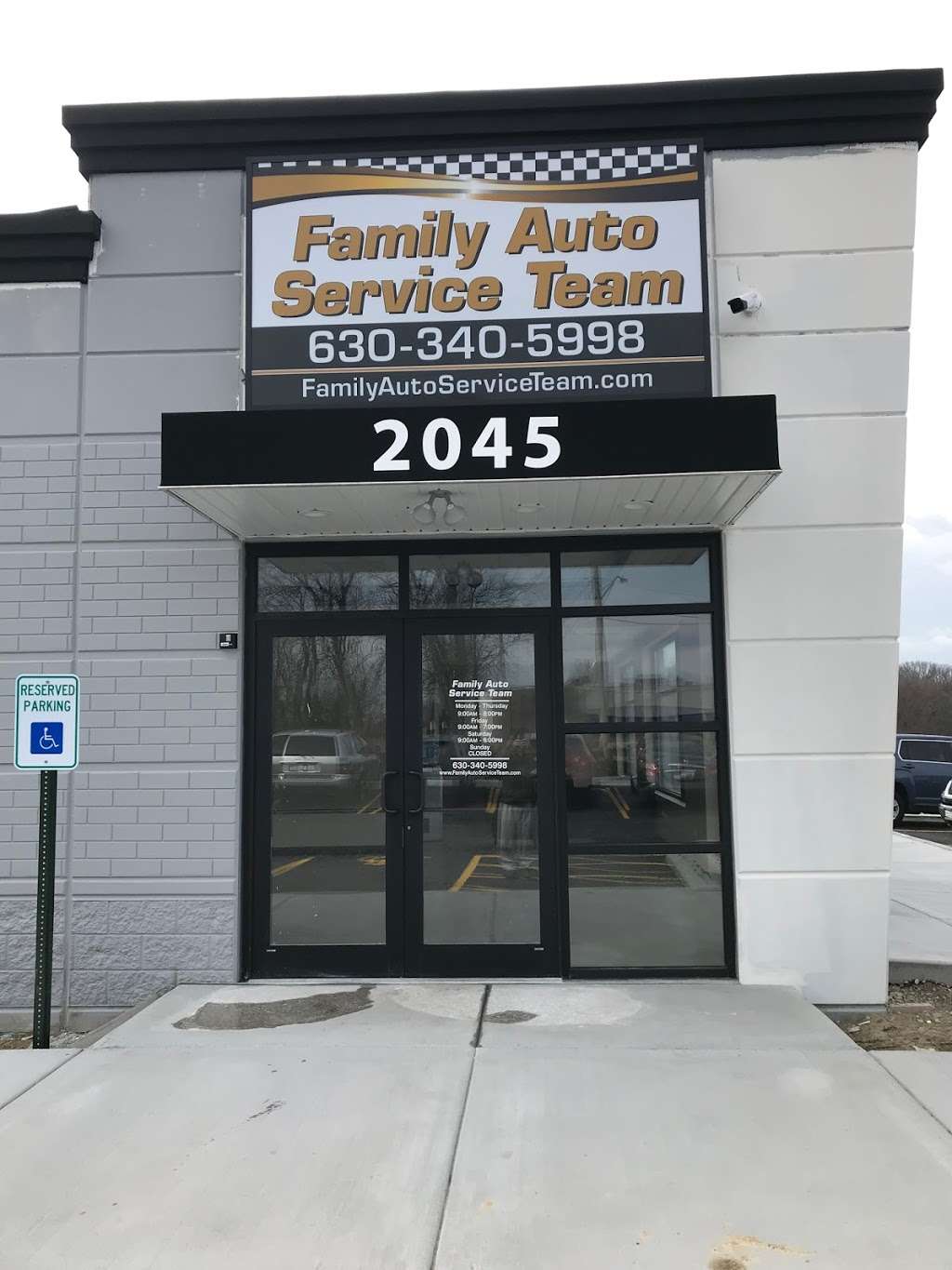 Family Auto Service Team | 2045 E New York St, Aurora, IL 60505, USA | Phone: (630) 340-5998