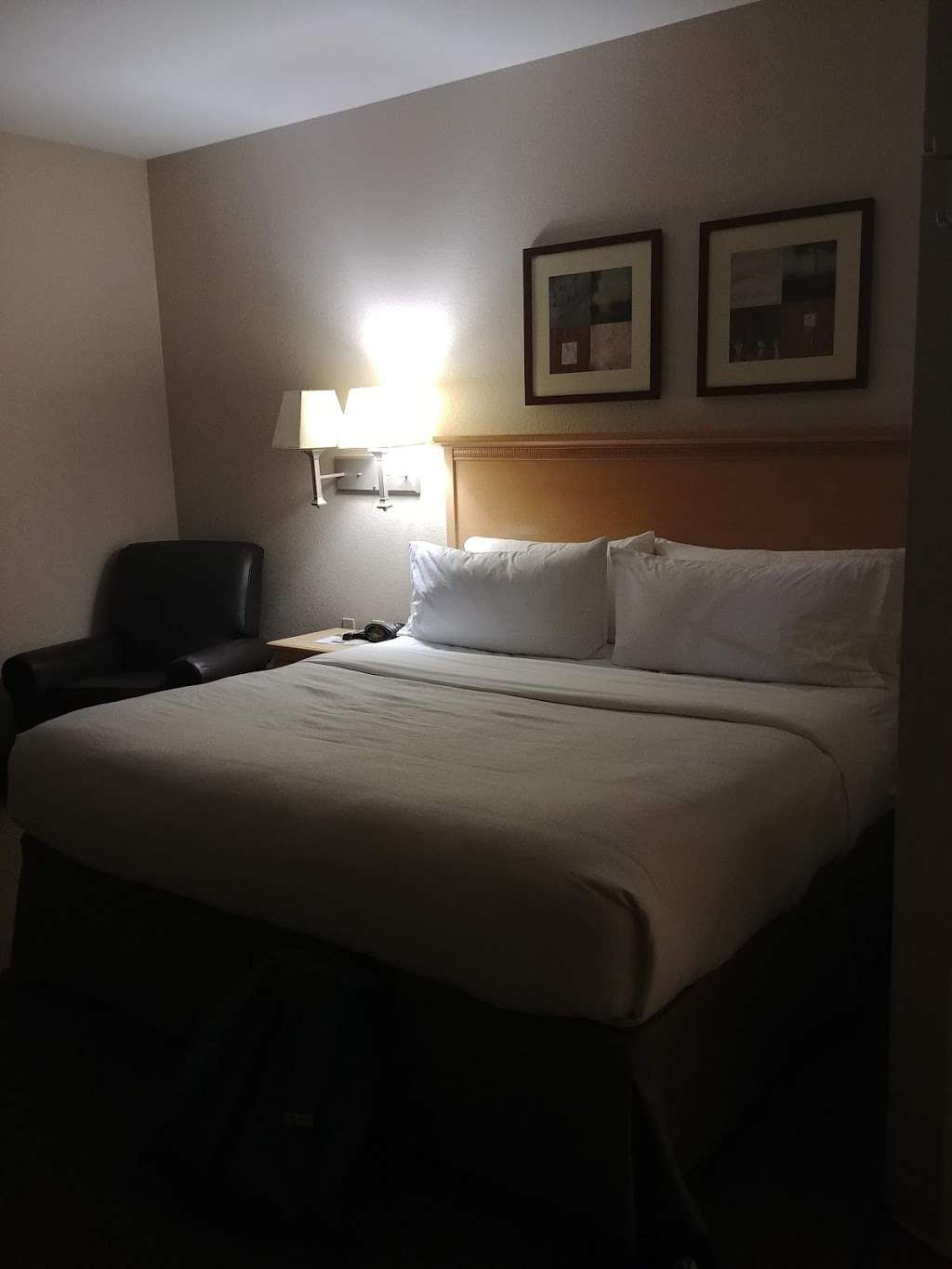 Candlewood Suites Houston (The Woodlands) | 17525 St Lukes Way, The Woodlands, TX 77384 | Phone: (936) 271-2100