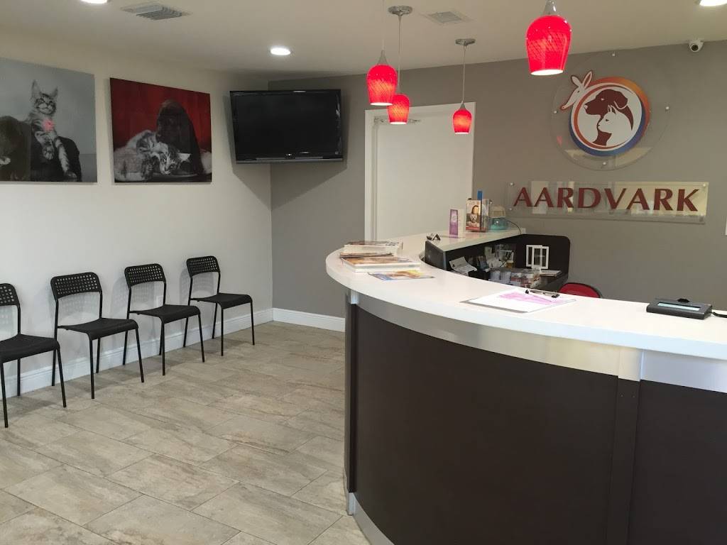 Aardvark Animal Clinic | 7005 W 4th Ave, Hialeah, FL 33014, USA | Phone: (305) 557-0531