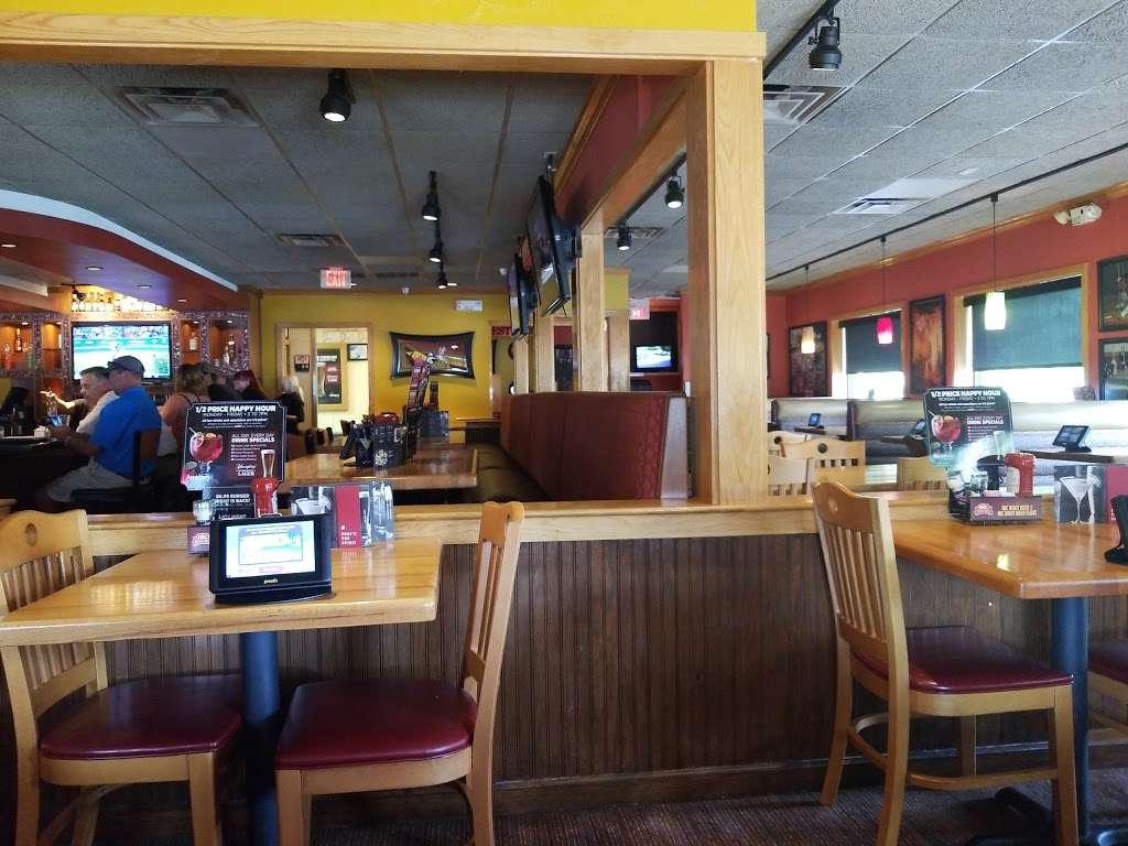 Applebees Grill + Bar | 105 W Lee Hwy, Warrenton, VA 20186, USA | Phone: (540) 341-2044