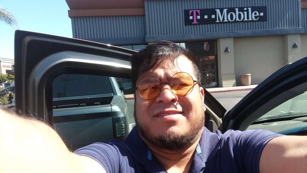 T-Mobile | 8720 Garfield Ave #105, South Gate, CA 90280, USA | Phone: (562) 806-4661