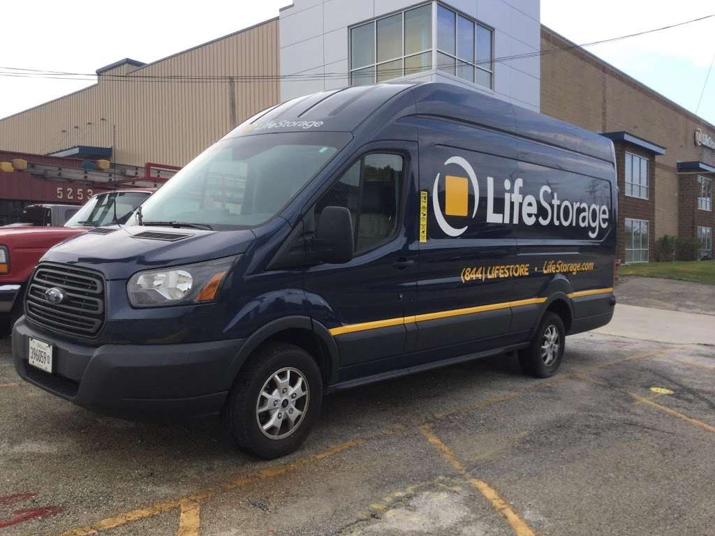 Life Storage | 5253 W 111th St, Alsip, IL 60803, USA | Phone: (708) 304-4951