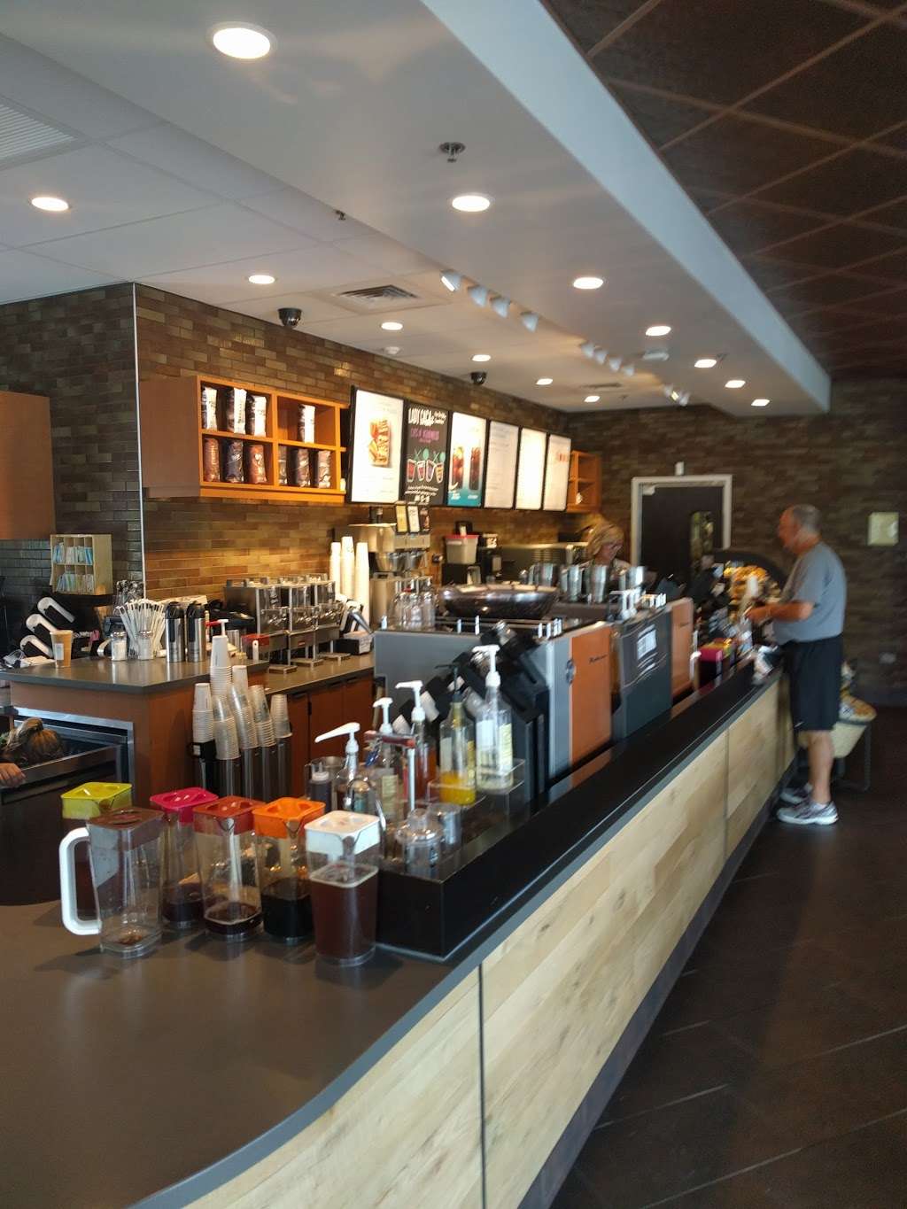 Starbucks | 8499 W, Ogden Ave, Lyons, IL 60534, USA | Phone: (708) 442-2532