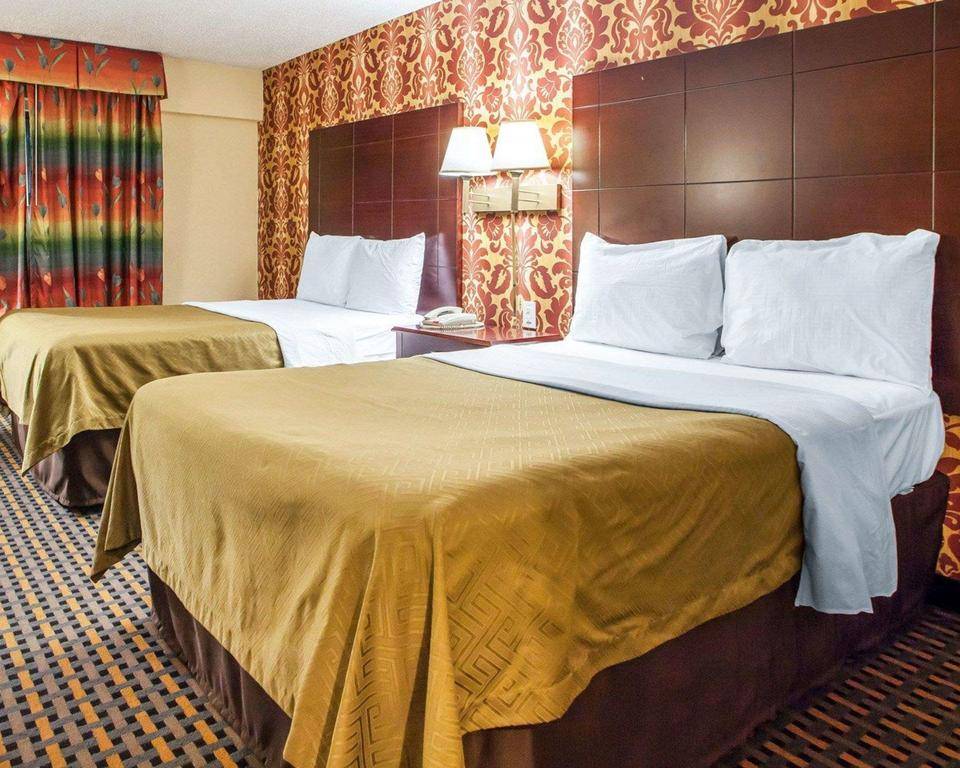 Days Inn by Wyndham Jersey City / NYC Area | 750 Tonnele Ave, Jersey City, NJ 07307, USA | Phone: (201) 420-9040