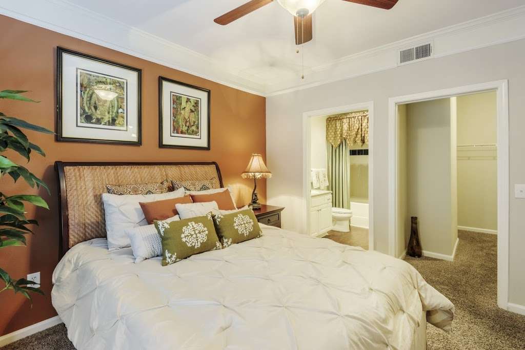 Carrington Place Apartments | 12700 FM 1960, Houston, TX 77065 | Phone: (281) 894-9600