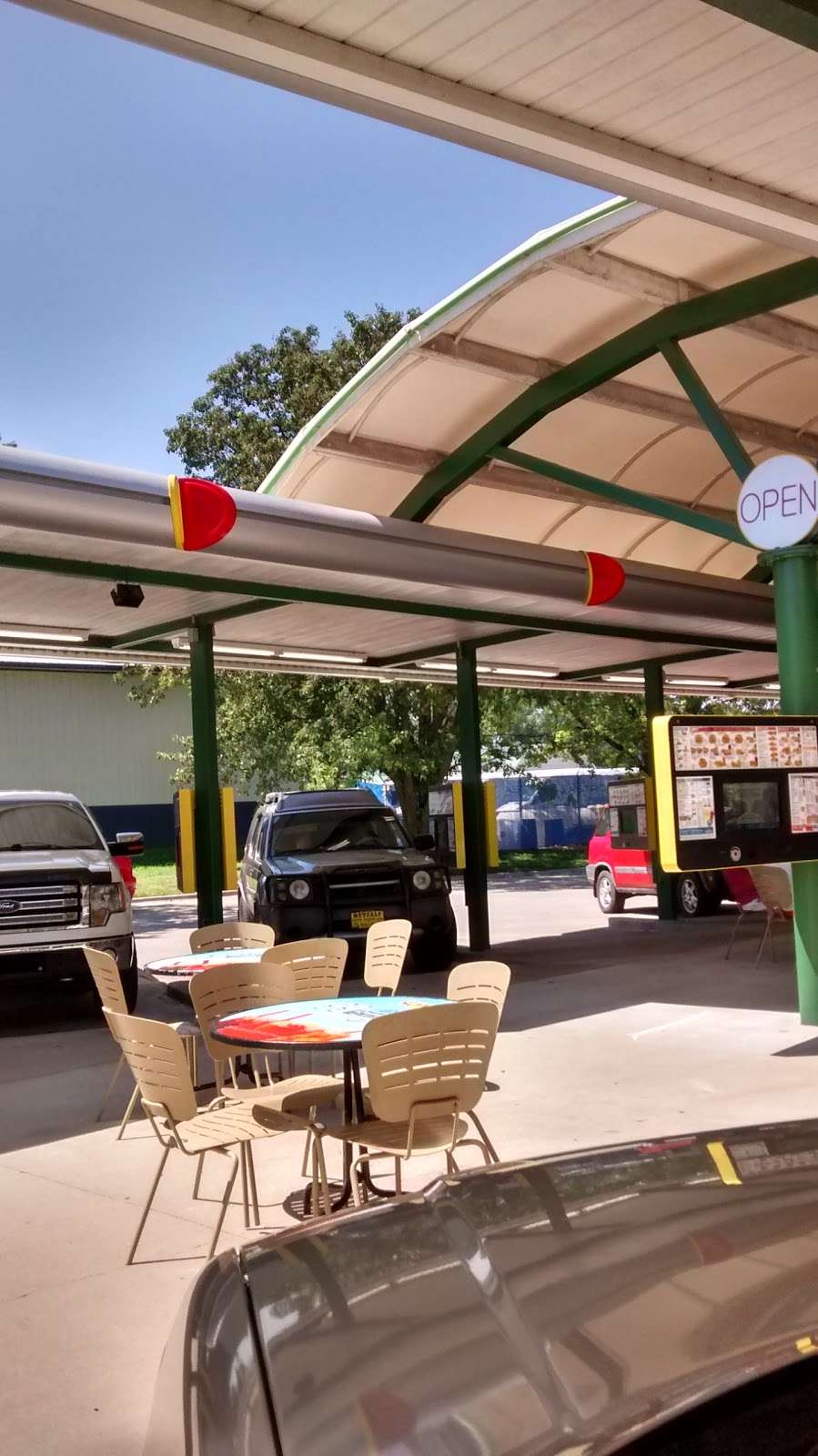 Sonic Drive-In | 11555 Kaw Dr, Bonner Springs, KS 66012, USA | Phone: (913) 441-4777