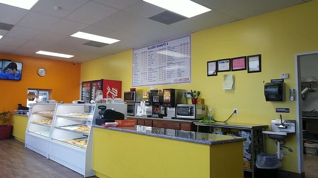 GLAZED DONUTS2 | 2707 Market St, Baytown, TX 77520, USA | Phone: (832) 695-2220