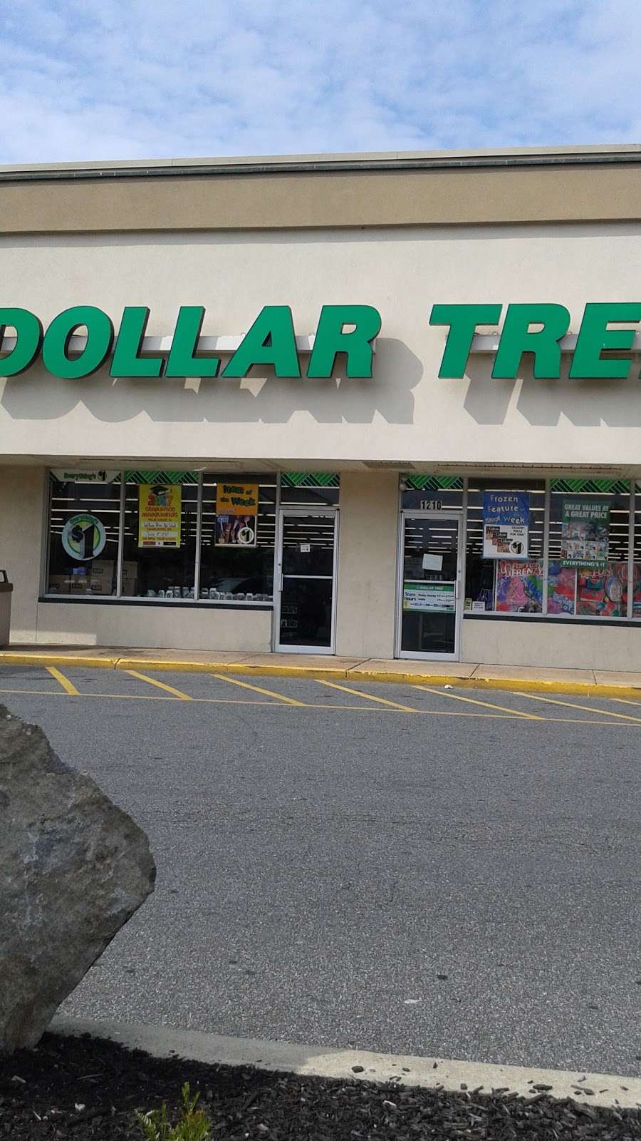 Dollar Tree | 1230 Beaver Brook Plaza, New Castle, DE 19720 | Phone: (302) 419-1344