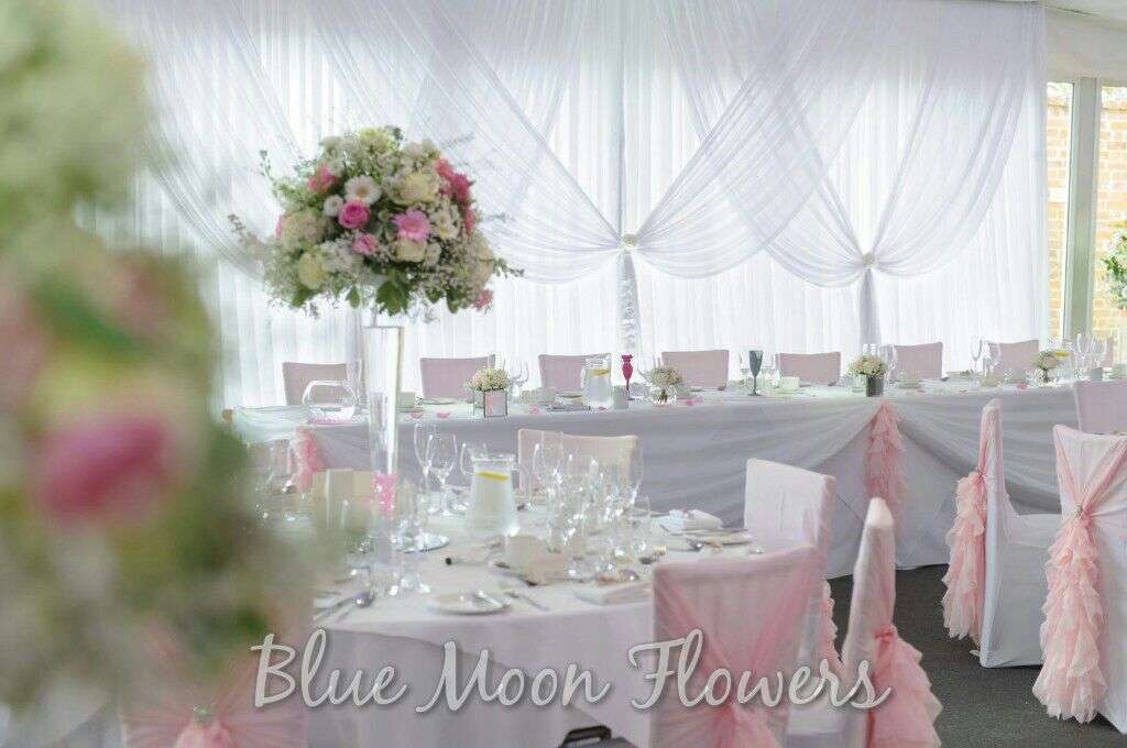 Blue Moon Flower Studio | 46 Pilkingtons, Harlow CM17 9DR, UK | Phone: 07709 183655