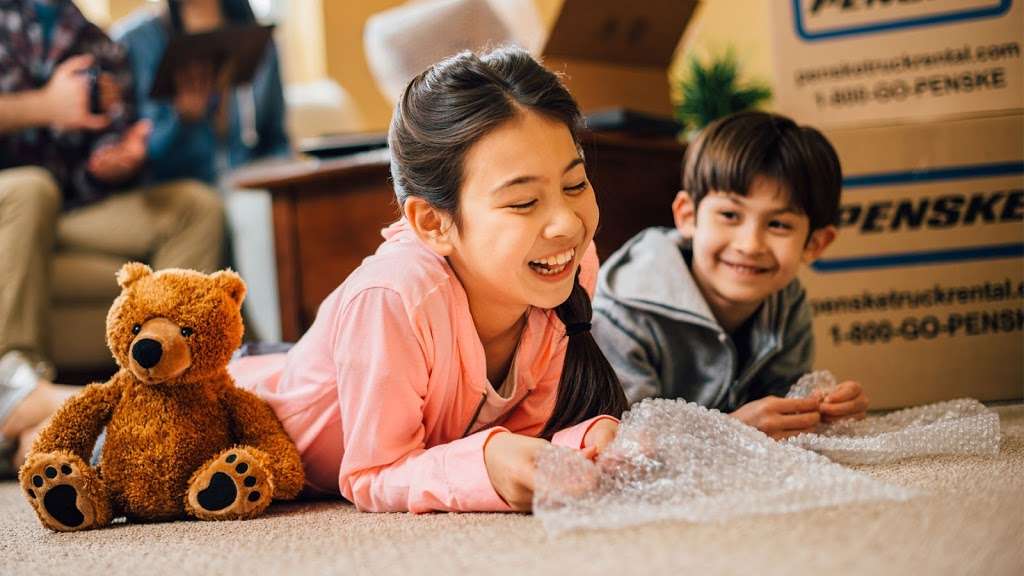 Penske Truck Rental | 953 SE Oldham Pkwy, Lees Summit, MO 64081, USA | Phone: (816) 246-0731