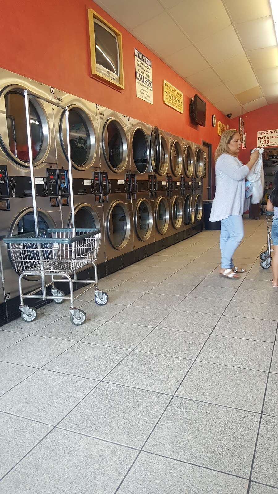 Laundry Mat | Laundromat Rd, Rialto, CA 92376, USA