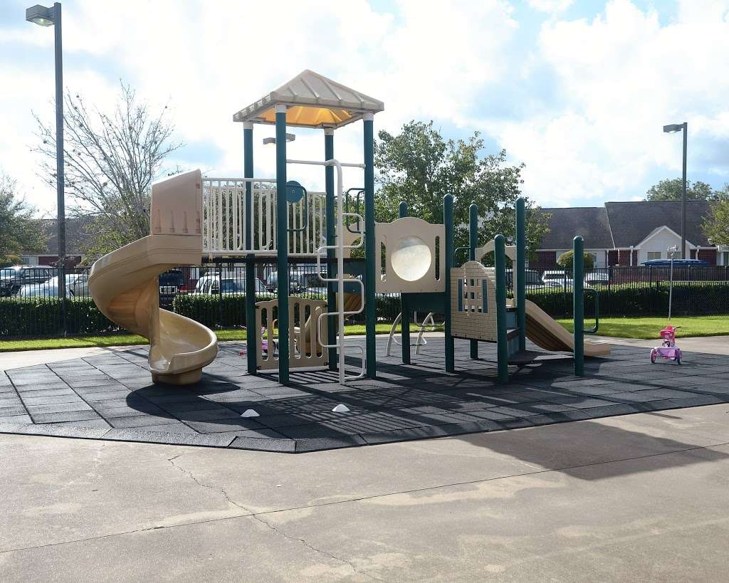 Greatwood Montessori | 6633 Greatwood Pkwy, Sugar Land, TX 77479 | Phone: (281) 343-1888