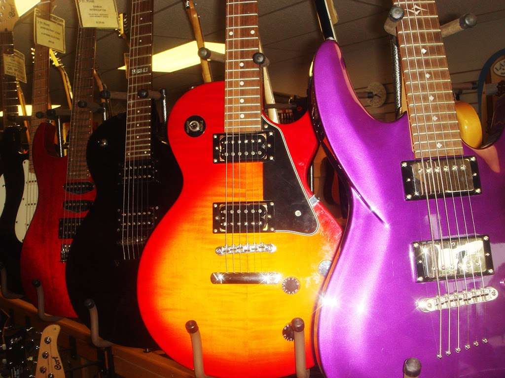 Dr Woods Guitar Emporium | 304 Lincoln Ave, Fox River Grove, IL 60021 | Phone: (847) 639-9683