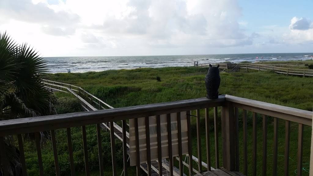 Favorite Vacation Rentals | 1026 Bluewater Hwy, Surfside Beach, TX 77541, USA | Phone: (979) 388-3182