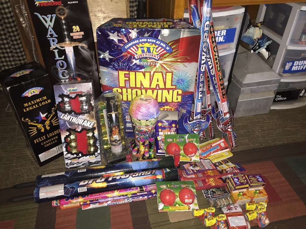 Alamo Fireworks | 11514 Potranco Rd, San Antonio, TX 78253, USA | Phone: (210) 667-1106