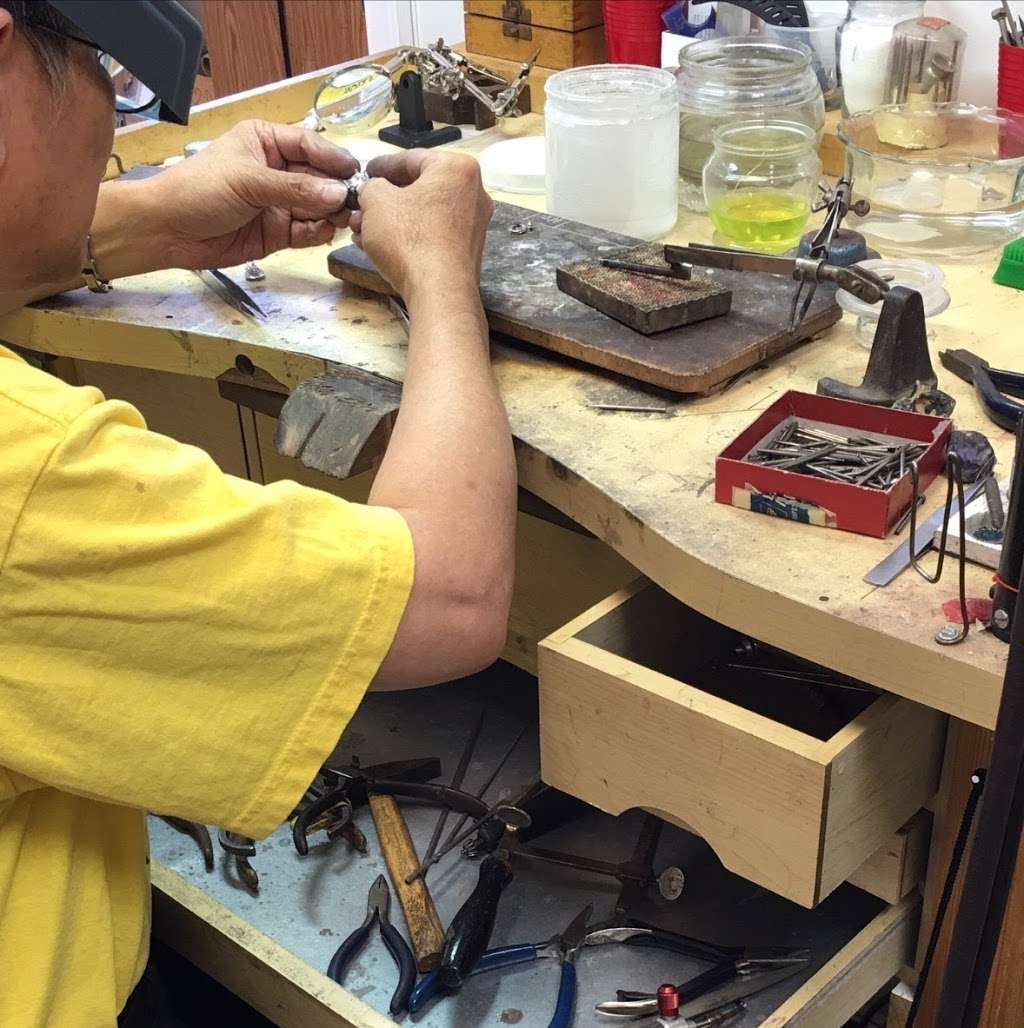 AQ Jewelers | 42841 Creek View Plaza #125, Ashburn, VA 20147, USA | Phone: (703) 726-8938