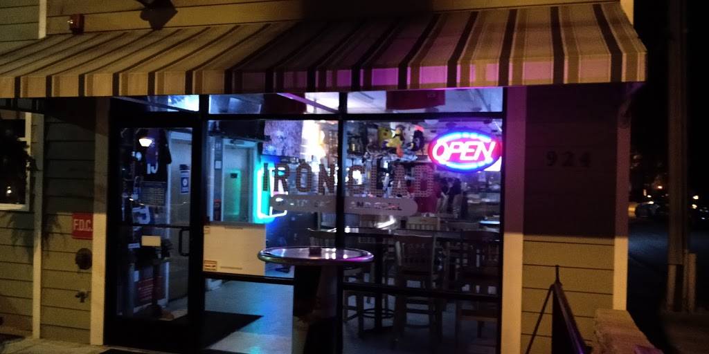Ironclad Pizza Grill | 924 McDonough St, Richmond, VA 23224, USA | Phone: (804) 233-2400