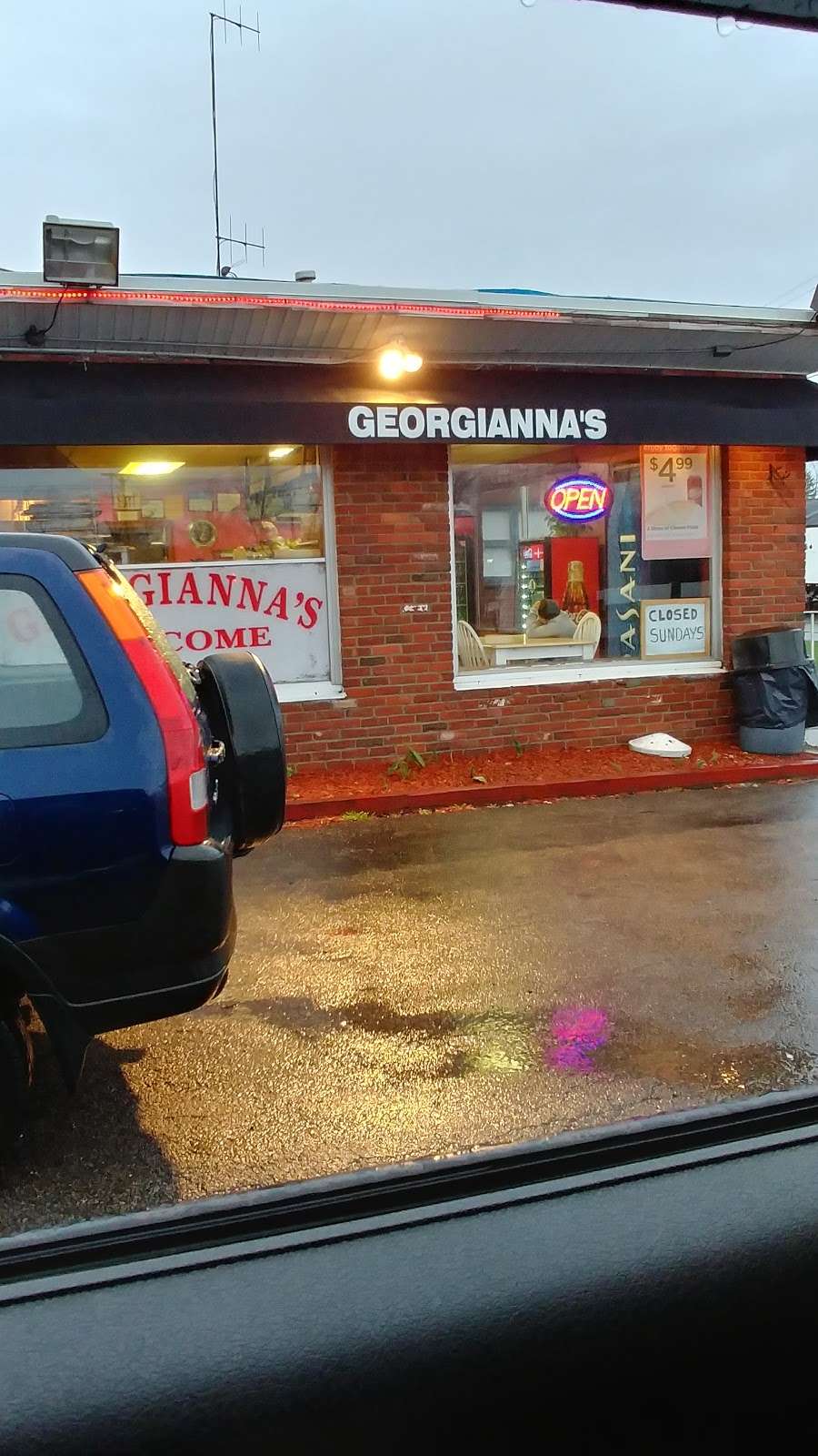 Georgiannas Pizza | 611 Pond St, Braintree, MA 02184, USA | Phone: (781) 849-4700