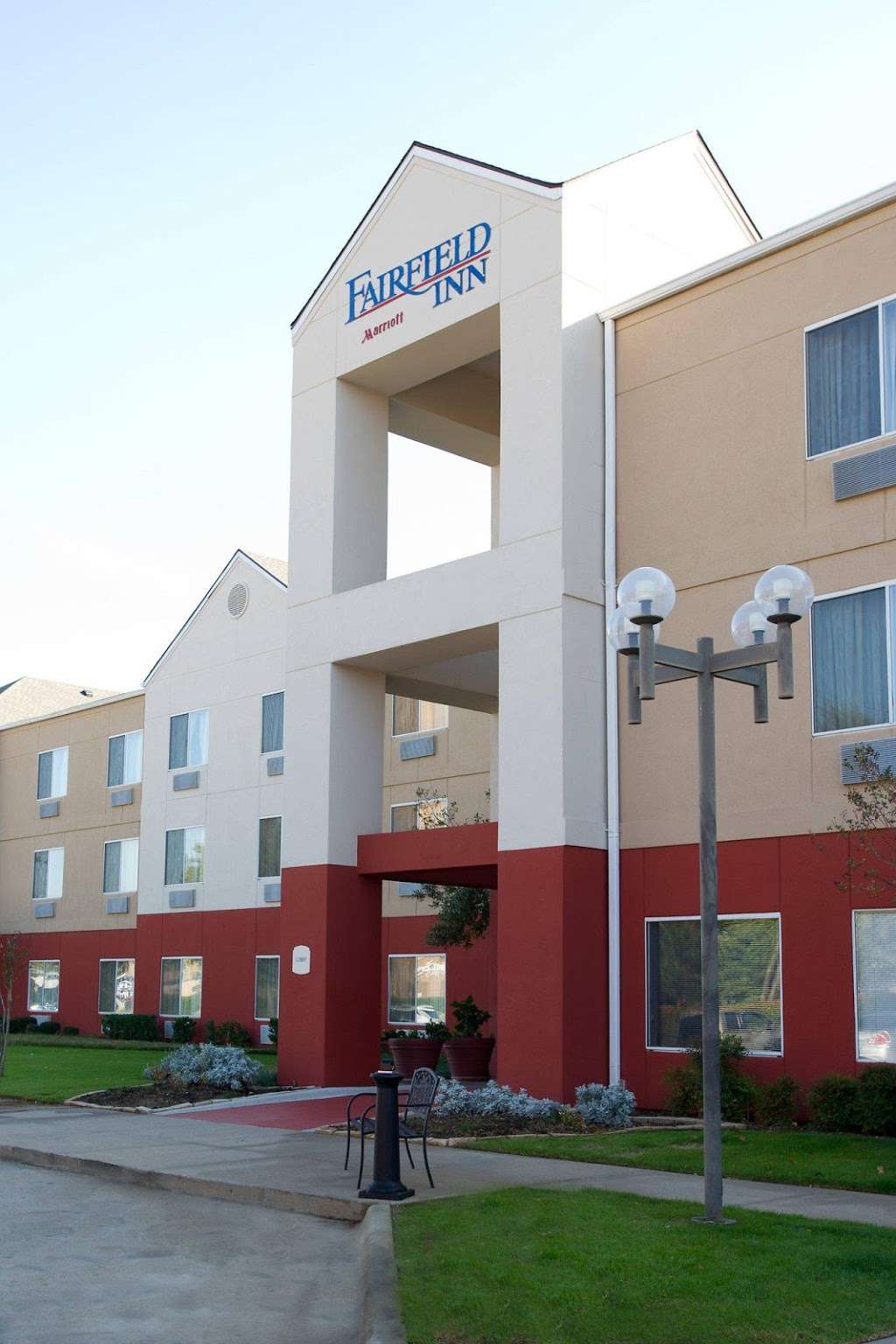 Fairfield Inn & Suites by Marriott Dallas DFW Airport North/Irvi | 4800 W John Carpenter Fwy, Irving, TX 75063, USA | Phone: (972) 929-7257