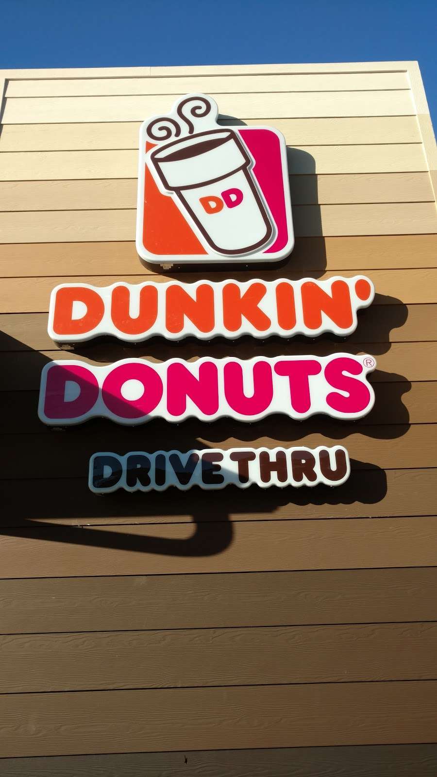 Dunkin Donuts | 328 W 37th Ave, New Chicago, IN 46342 | Phone: (219) 963-6023