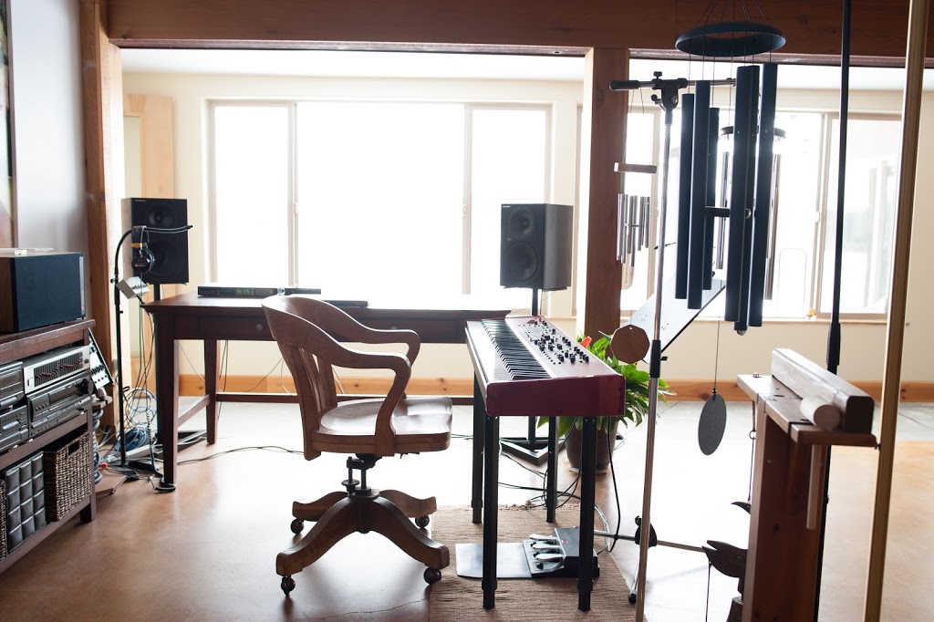 Starbell Hatchery Recording Studio | 18810 US-14, Harvard, IL 60033, USA | Phone: (815) 943-9020