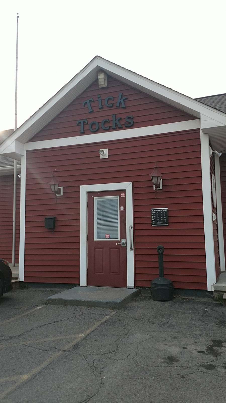 Tick Tocks | 760 Terrace St, Honesdale, PA 18431, USA | Phone: (570) 253-3733