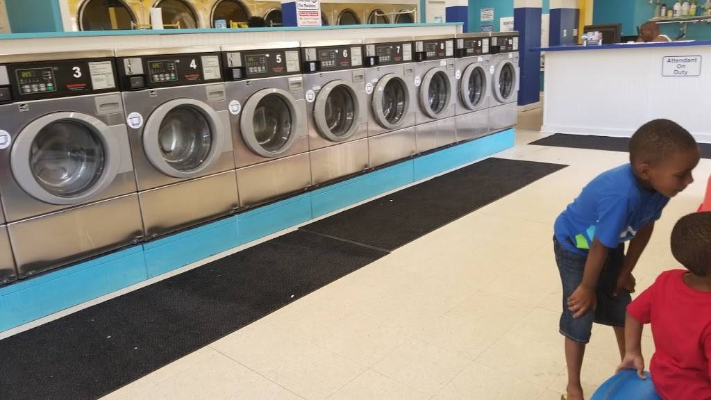 Community Laundry | 701 N Warman Ave, Indianapolis, IN 46222, USA | Phone: (317) 929-1009