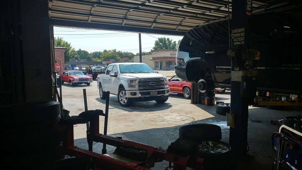 Southwest Houston Tire Sales | 5818 Bissonnet St, Houston, TX 77081, USA | Phone: (713) 664-7731