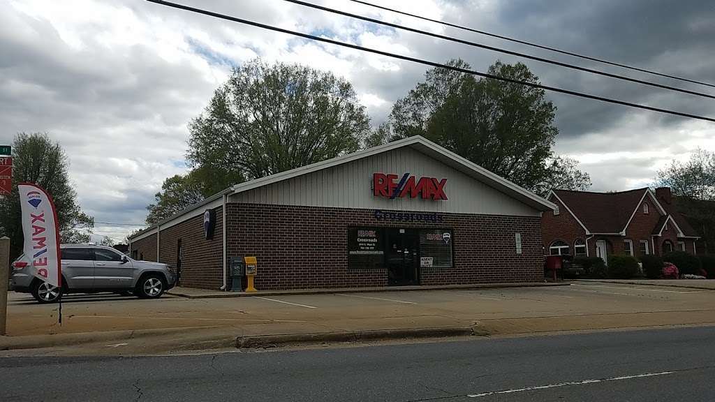 Village Real Estate Group | 2414 E Main St, Lincolnton, NC 28092, USA | Phone: (704) 735-4200