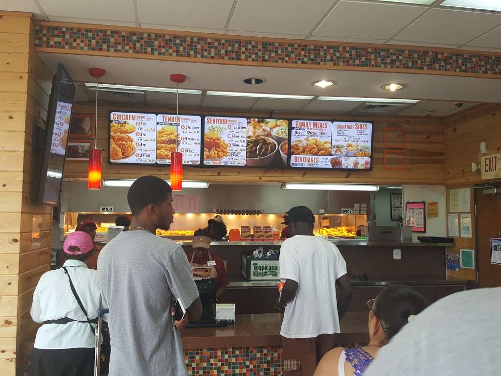 Popeyes Louisiana Kitchen | 3285 NW 183rd St, Carol City, FL 33056, USA | Phone: (305) 624-9715