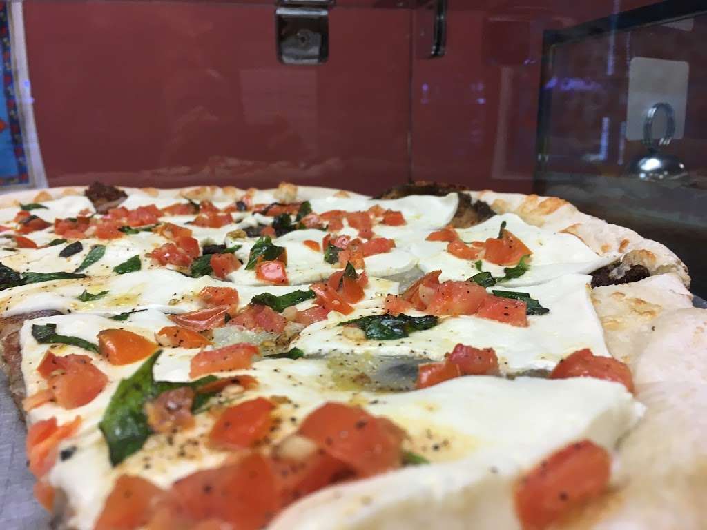 Giovannis Pizza | 1009 Little E Neck Rd, West Babylon, NY 11704 | Phone: (631) 669-9507