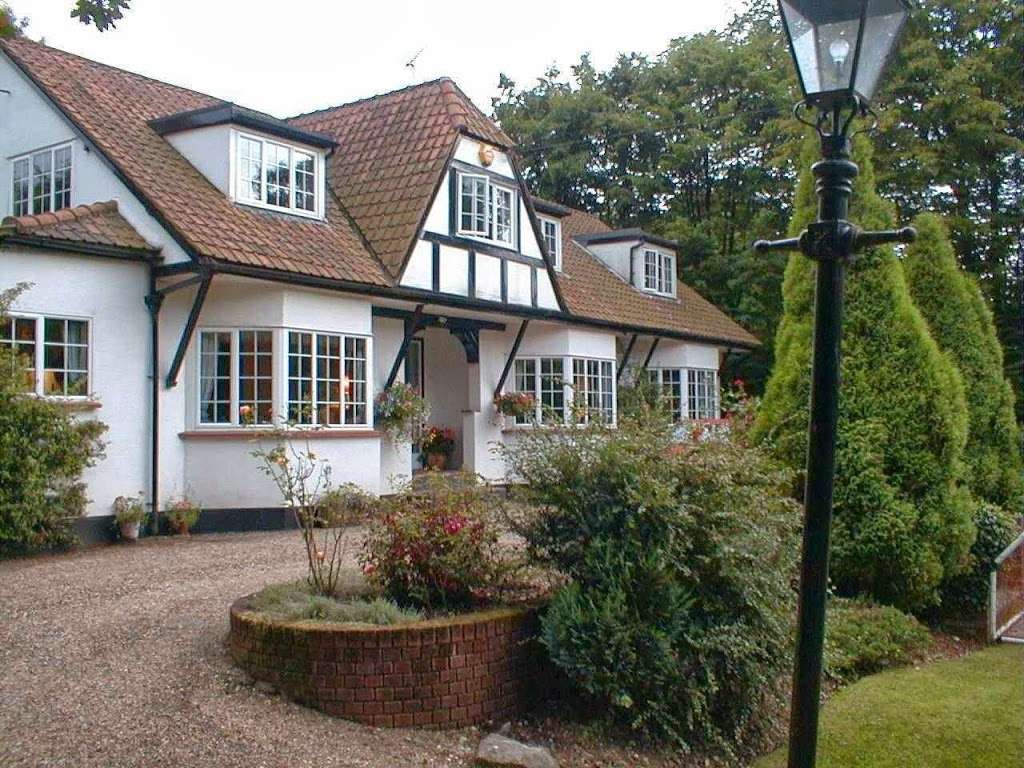 Oaklands Manor B & B | 16 Turpins Chase, Welwyn AL6 0RA, UK | Phone: 01438 717077