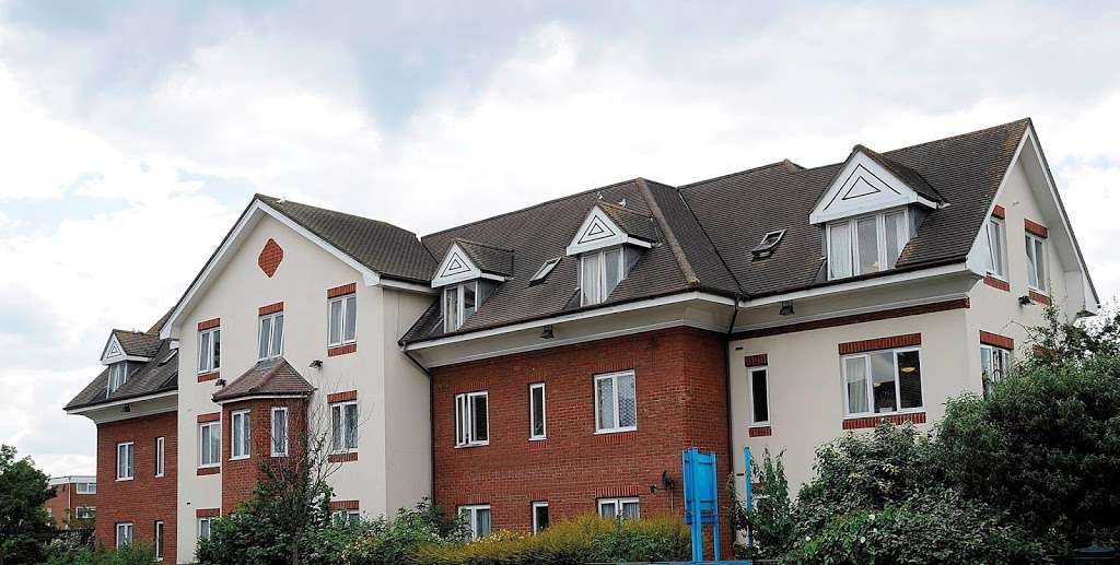 The Hornchurch Care Home | 2A Suttons Lane, Hornchurch, Essex RM12 6RJ, UK | Phone: 0333 321 4744